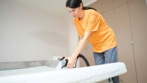 How to Deep Clean a Mattress (Step By Step Guide)